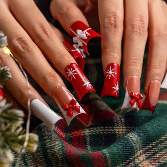 C10 Holiday Cheer Nails